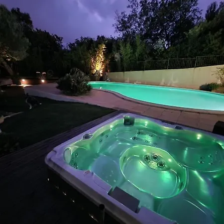 Holiday home Belle Villa, Piscine, Jacuzzi