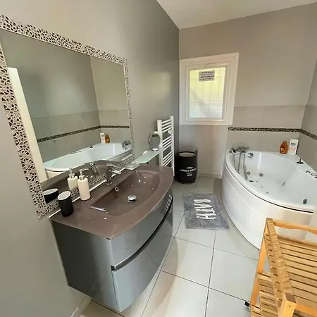 Σπίτι διακοπών Familiale Avec Piscine Et Jacuzzi Privatifs