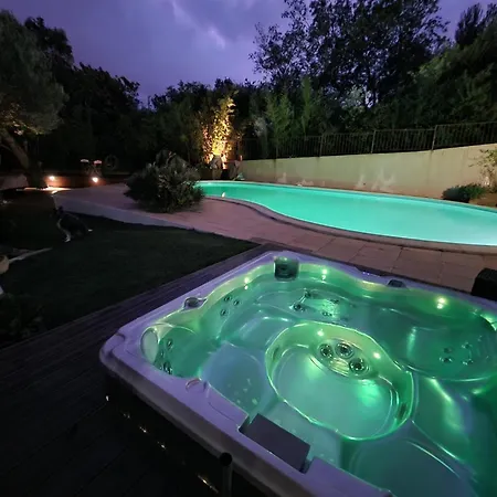 Holiday home Belle Villa, Piscine, Jacuzzi Six-Fours-les-Plages
